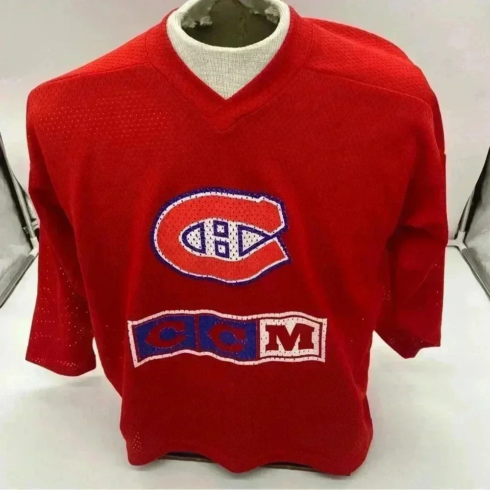 CCM Vintage Montreal Canadian’s Hockey Jersey Boy’s Large/XL.